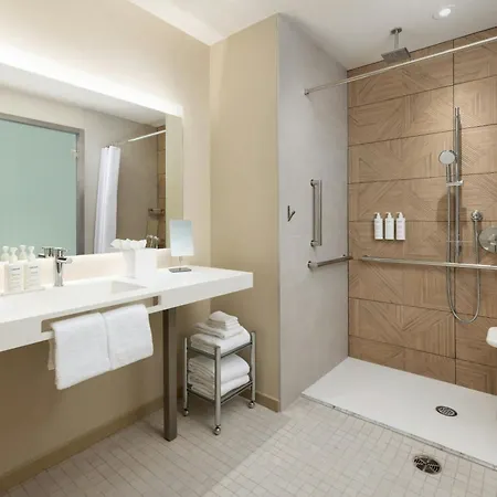 Ac Hotel By Marriott Honolulu Esterno foto